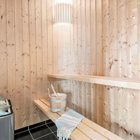 In With Sauna